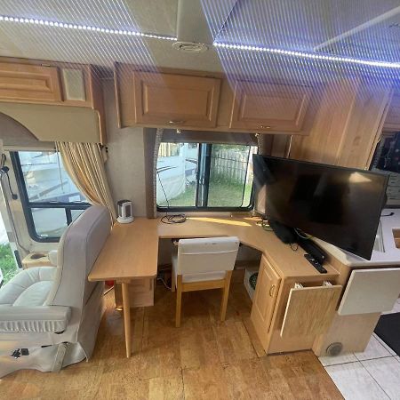 ホテルRundle Mountain Rv Park キャンモア エクステリア 写真