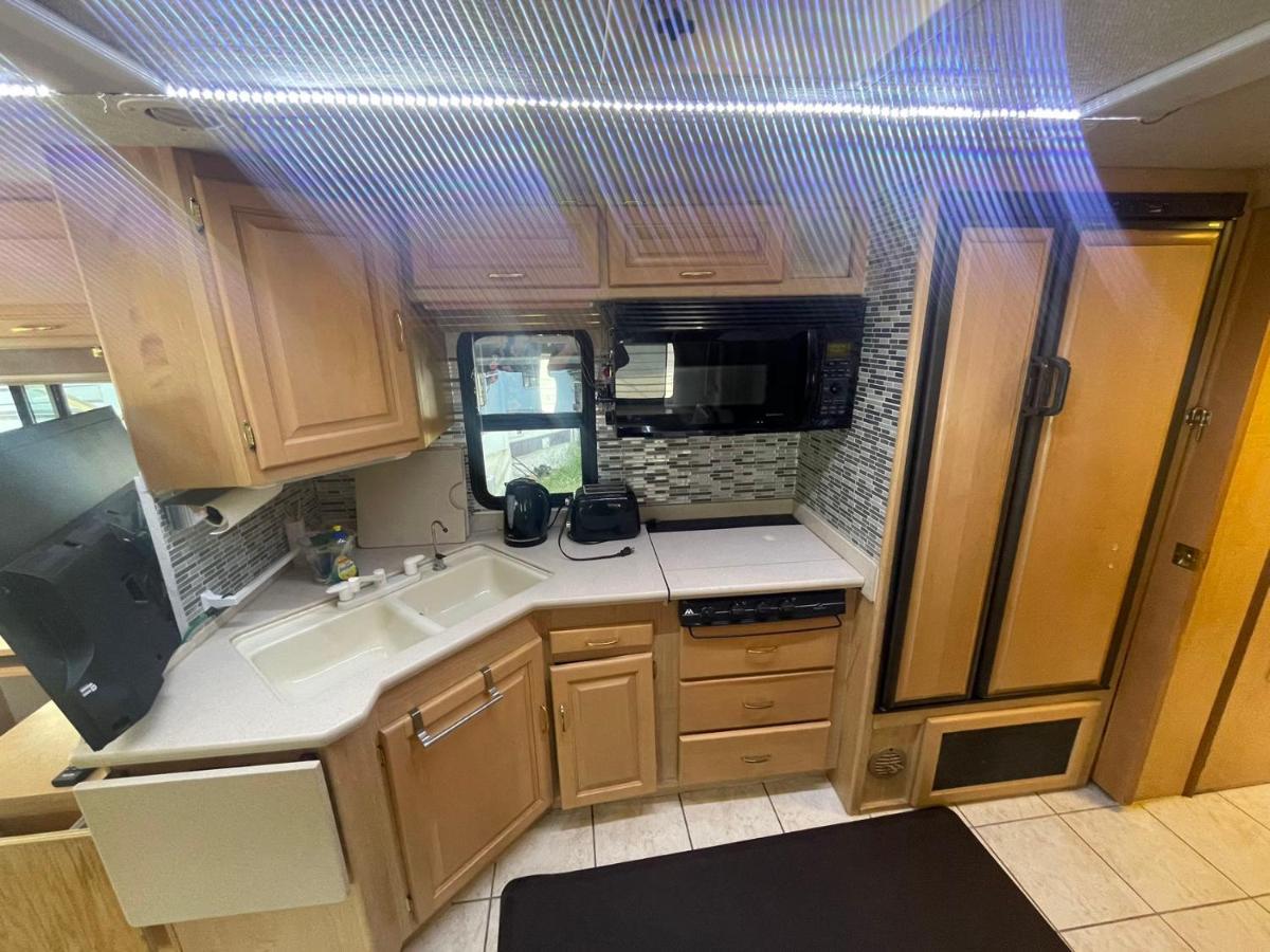 ホテルRundle Mountain Rv Park キャンモア エクステリア 写真