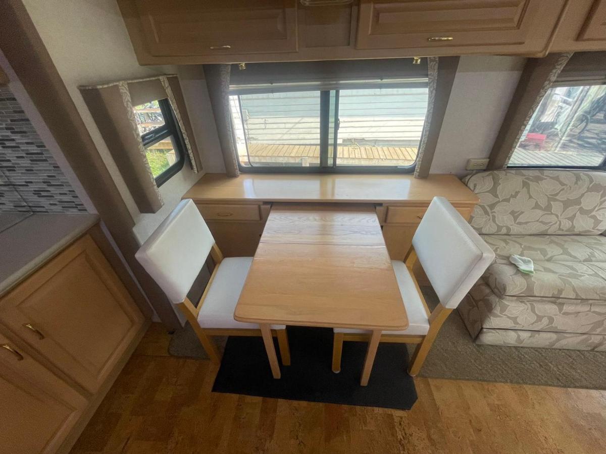 ホテルRundle Mountain Rv Park キャンモア エクステリア 写真