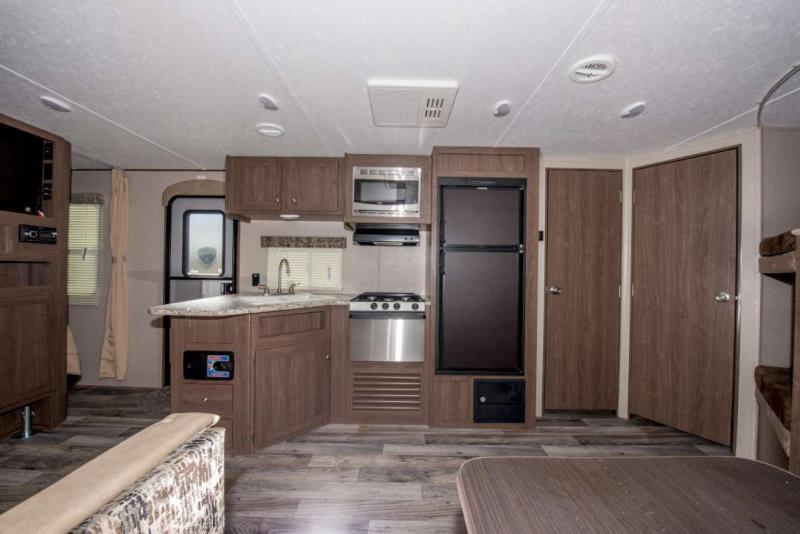 ホテルRundle Mountain Rv Park キャンモア エクステリア 写真