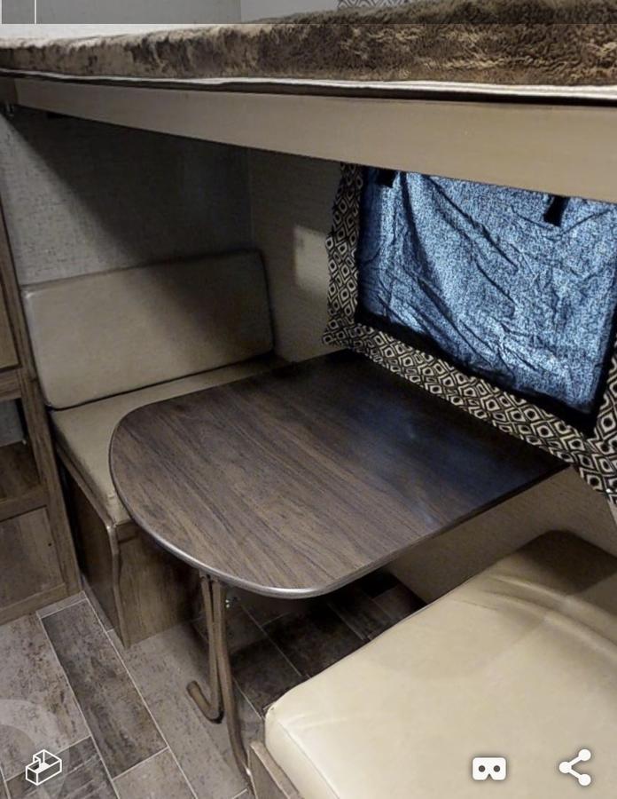 ホテルRundle Mountain Rv Park キャンモア エクステリア 写真