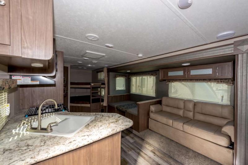 ホテルRundle Mountain Rv Park キャンモア エクステリア 写真