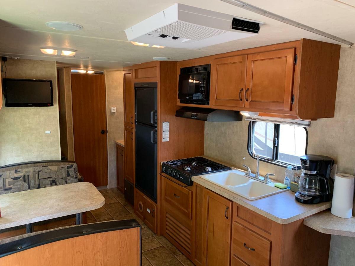 ホテルRundle Mountain Rv Park キャンモア エクステリア 写真