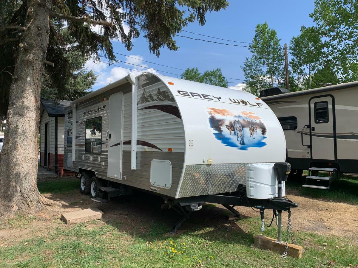ホテルRundle Mountain Rv Park キャンモア エクステリア 写真
